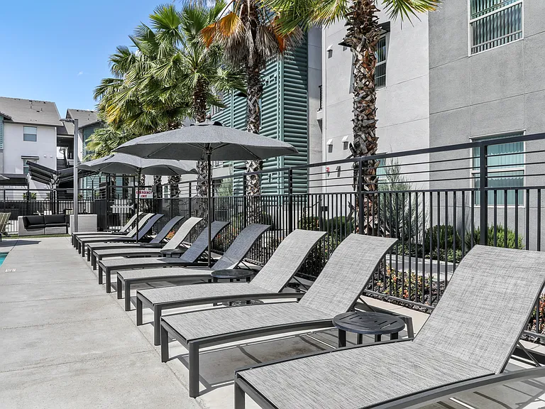 Tesoro Apartments — Photo 19