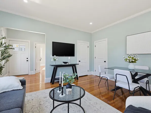 229 River St #1, Waltham, MA 02453