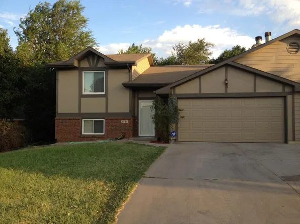1719 E James St, Derby, KS 67037