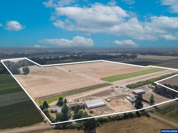 21988 Case Rd NE, Aurora, OR 97002