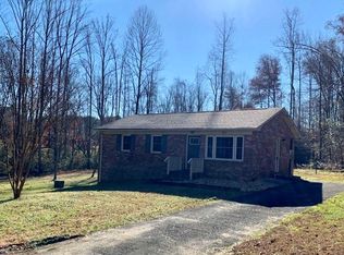 101 Bourbon Trl, Mount Airy, NC 27030