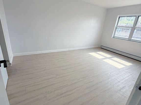 4th image of 626X 81st St