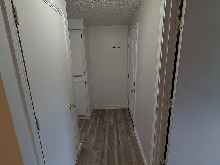 4452 Liberty Rd S — Photo 15