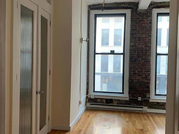 4th image of 90 Chambers St APT 2