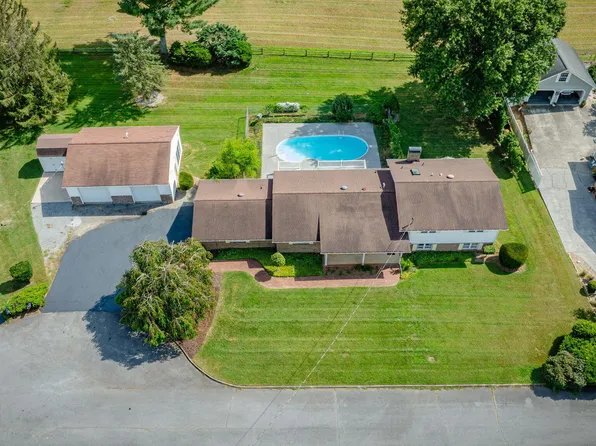 110 Lynnview Cir, Elizabethton, TN 37643