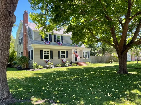 24 Murphy Rd, Barnstable, MA 02630