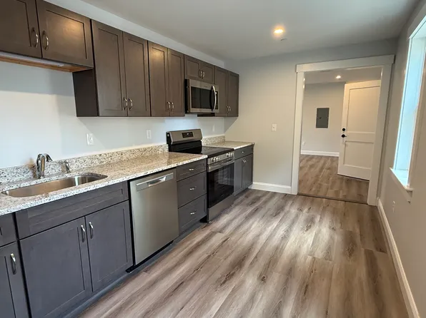 14A Academy St, Rochester, NH