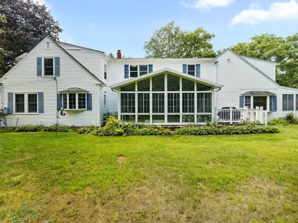 36 West St, Lunenburg, MA 01462