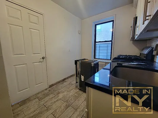 Rented by Made In NY Realty | media 14