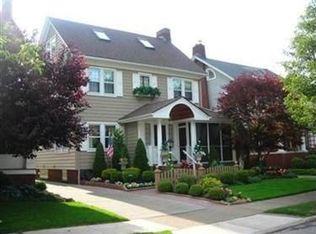 1080 Sylvan Ave, Lakewood, OH 44107