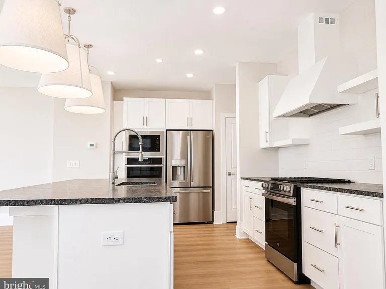 2906 Justin Dr — Photo 5