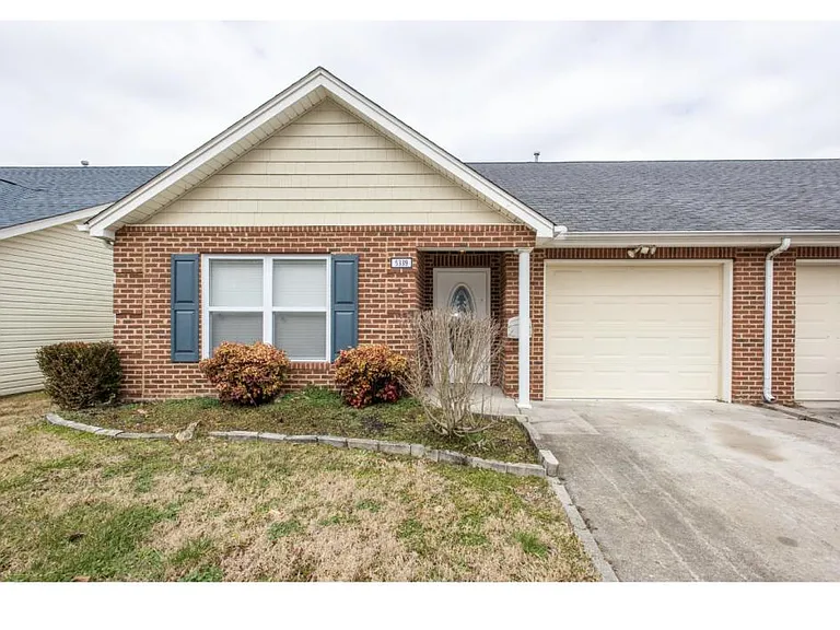 5339 Avery Woods Ln — Photo 1