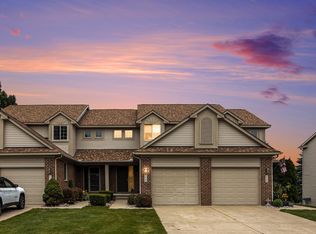 7124 Magnolia Ln, Waterford, MI 48327