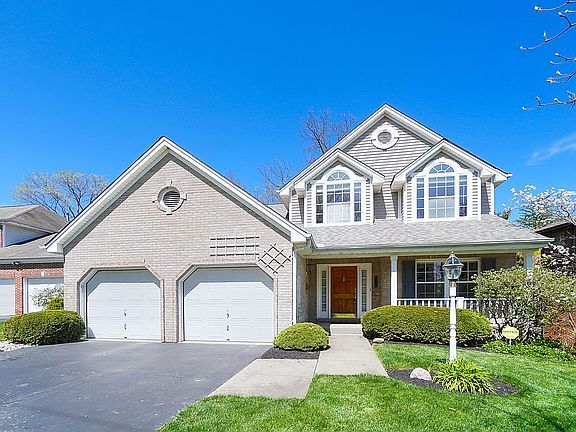 2nd image of 2566 Villa Ln