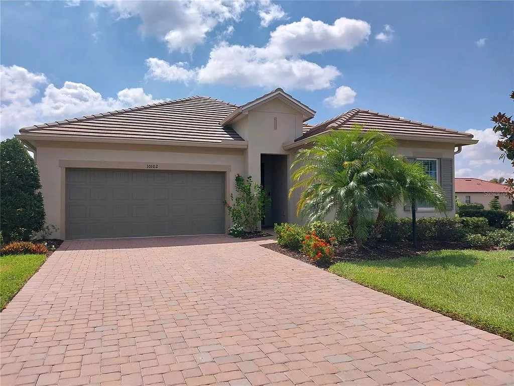 3 bed, 2.0 bath, 1709 sqft, $3,200 — Photo 1
