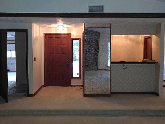4th image of 1004 Park Forest Ct