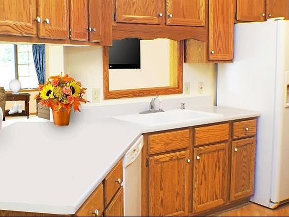 5th image of 4030 Devereaux Dr