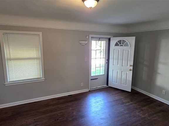 2nd image of 33 Monterey St