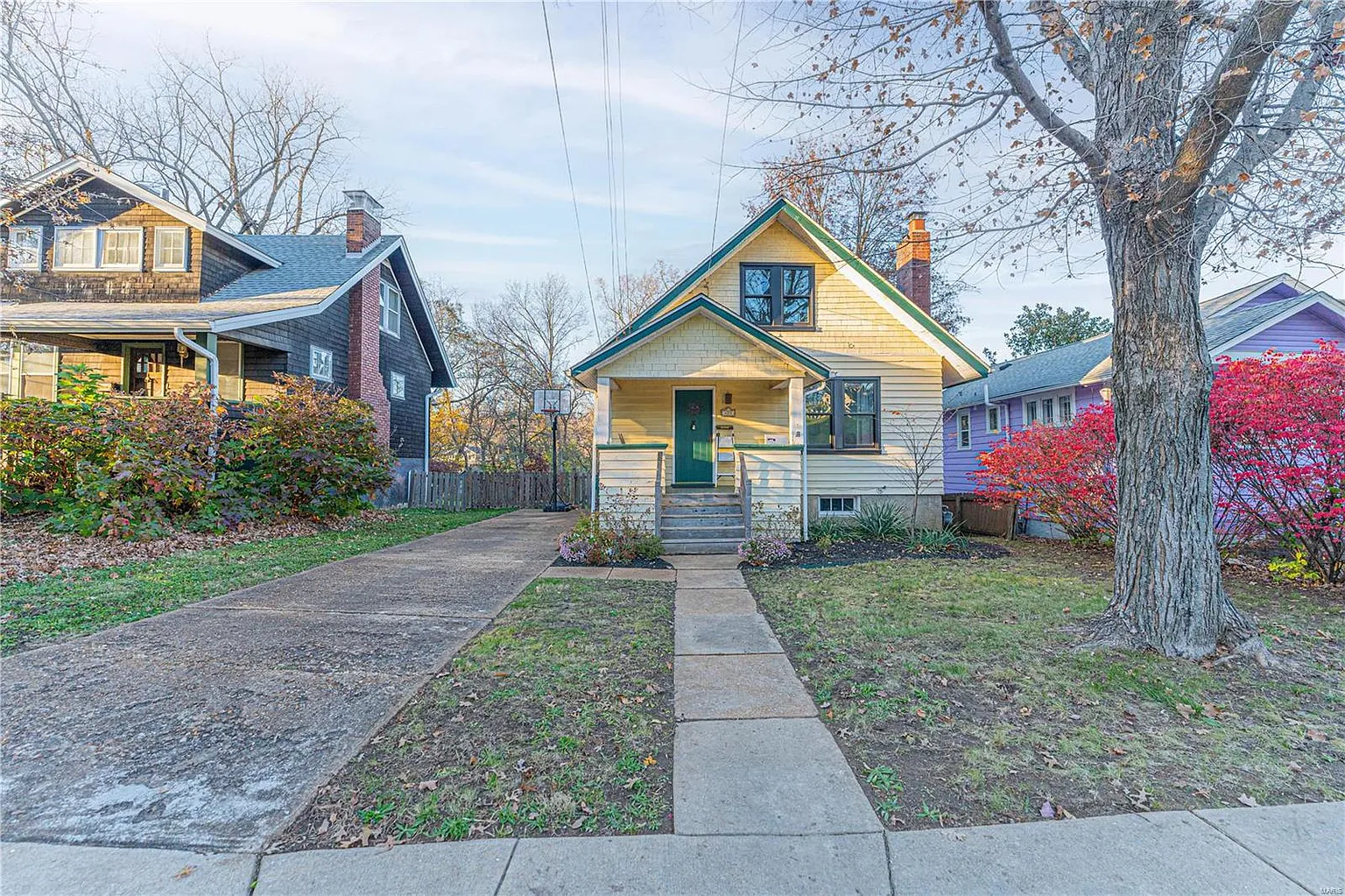 405 Oak St photo 1