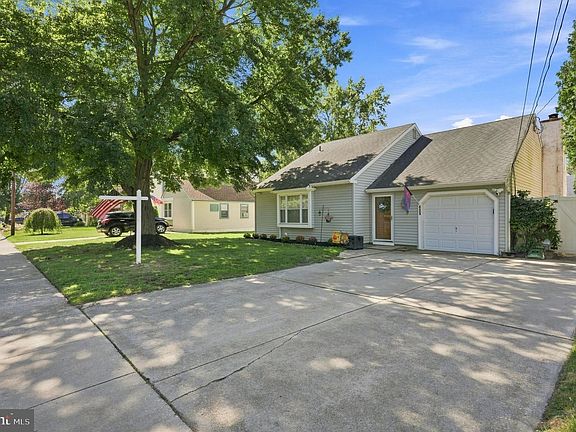 3rd image of 439 Old Erial Rd