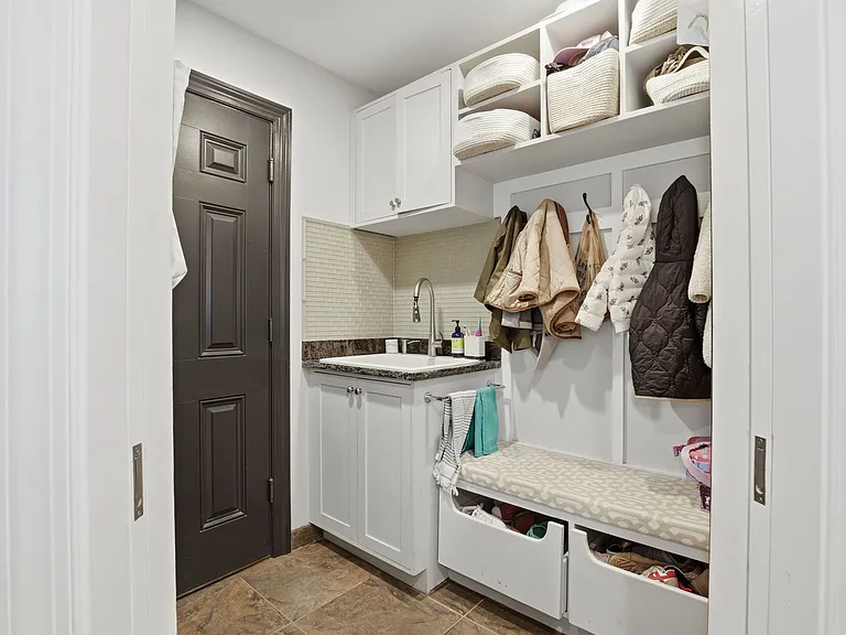 7005 Endicott Ct — Photo 39