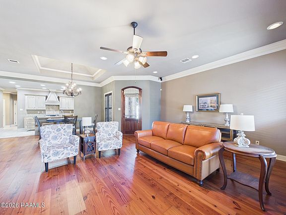 5th image of 106 Chicago Ln