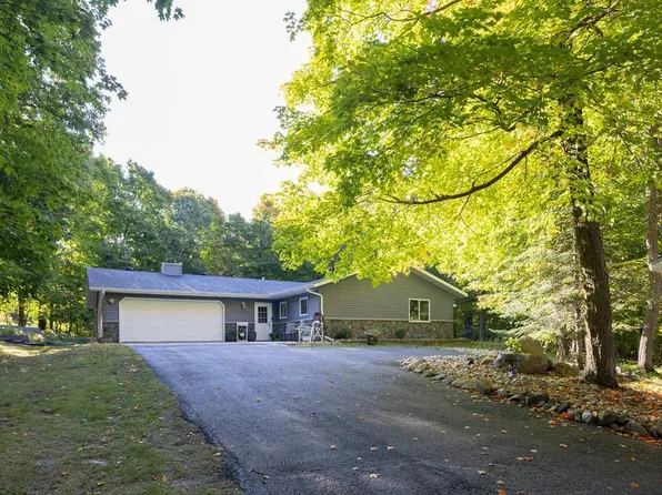 30101 Oakland Dr, Detroit Lakes, MN 56501