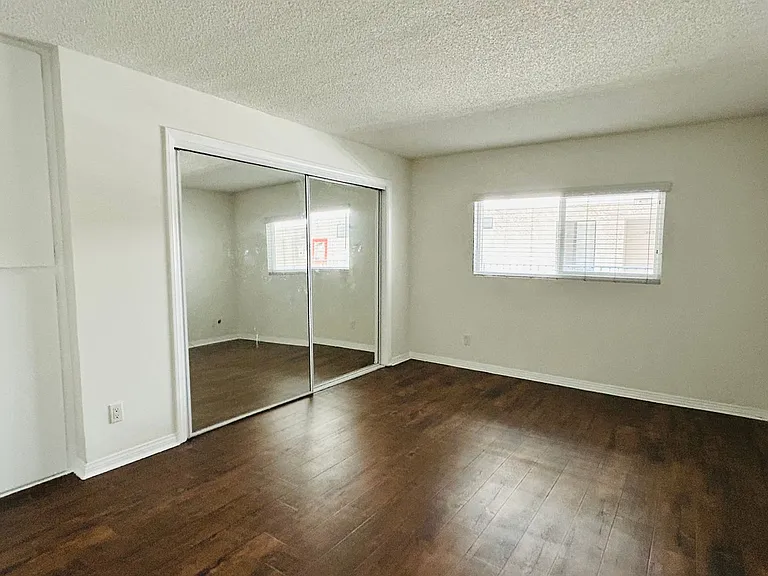 3709 Watseka Ave — Photo 13