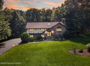 327 Depue Ln, Stroudsburg, PA