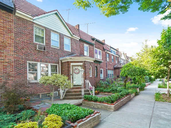 18-71 Willoughby Avenue image 1 of 24