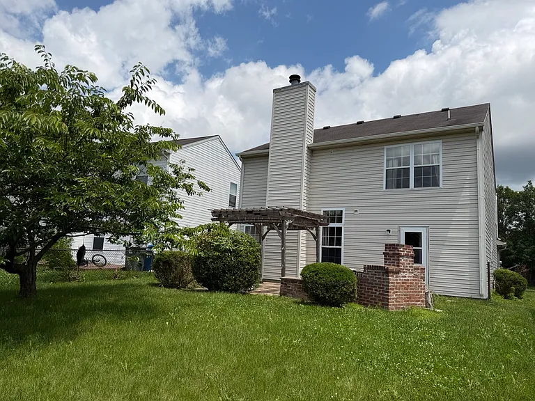 7248 Kimble Dr — Photo 2