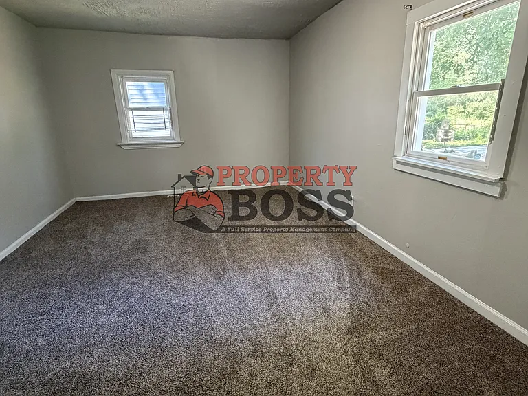 4520 E 10th Ave — Photo 5