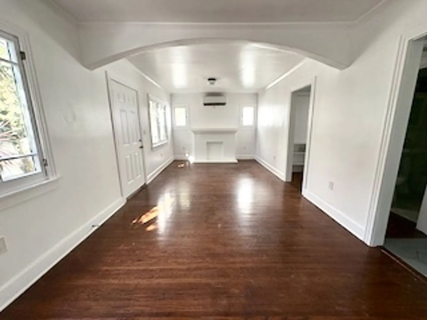 Oakwood — Photo 3