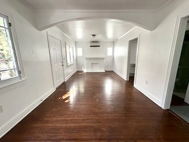 4167 Oakwood Ave — Photo 3