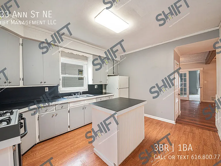 233 Ann St NE — Photo 6