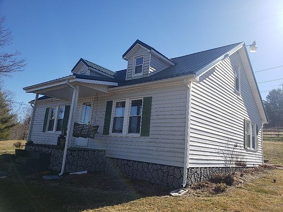 2nd image of 345 Hampton Knob Ln