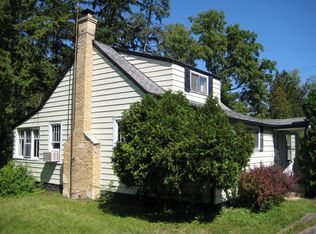 1212 Bayview Dr, Fox River Grove, IL 60021