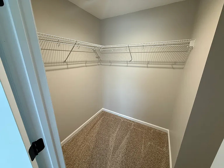 1512 E Henry St — Photo 12