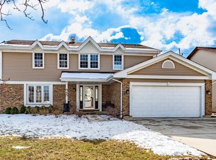 545 Northport Dr, Elk Grove Village, IL 60007