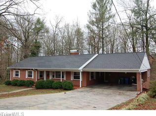 124 Park Dr, Jonesville, NC 28642