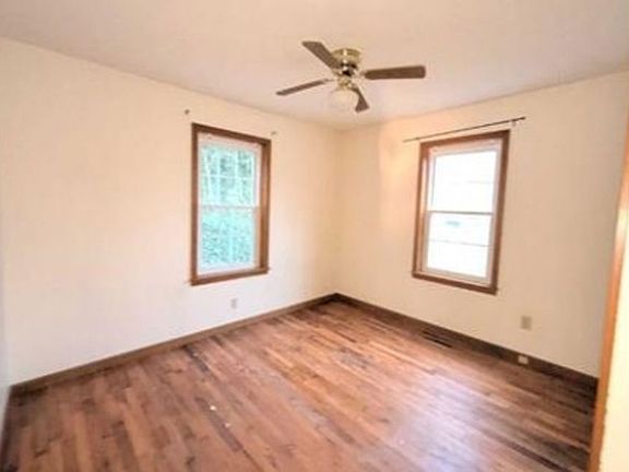 3rd image of 1846 Roxalana Rd