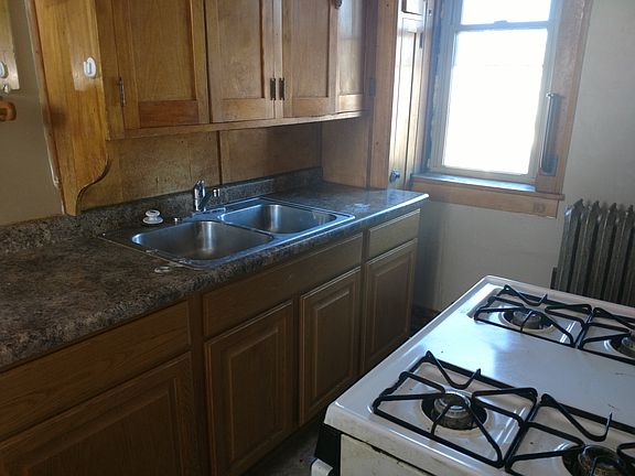 3rd image of 101 E Liberty St APT 3