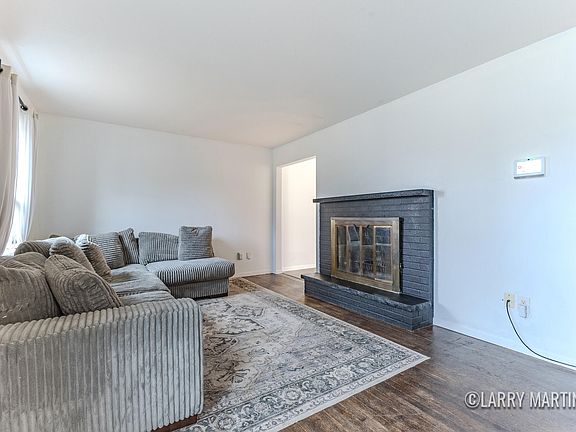 3rd image of 5812 Blaine Ave SE