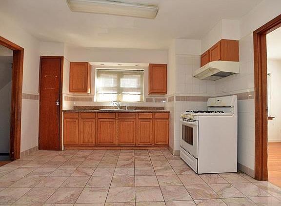 3rd image of 4225-4227 Dewey Ave