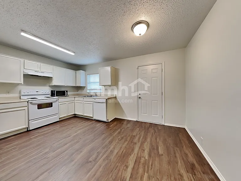 1523 Wavecrest Dr — Photo 4