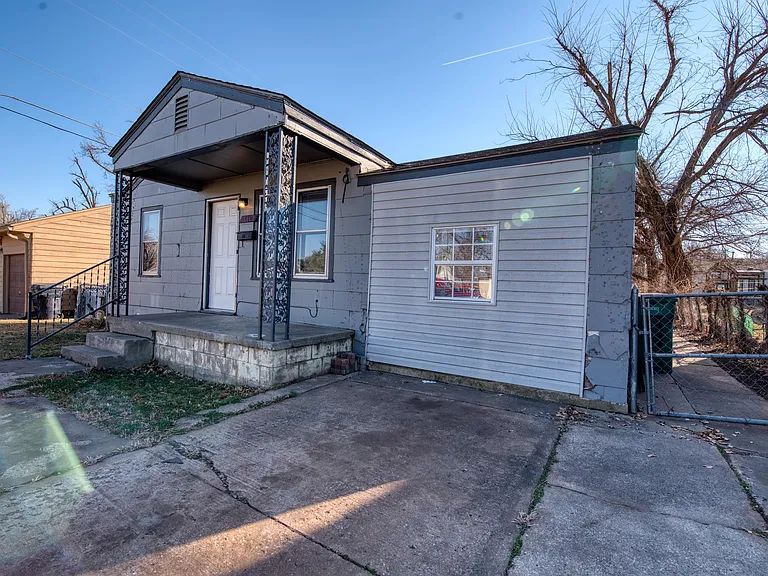 3112 Cashion Pl — Photo 16