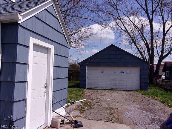 2nd image of 609 Furnace St