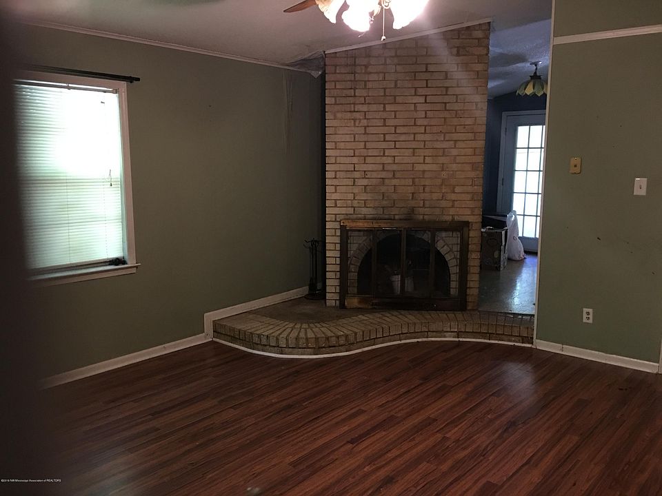 2nd image of 5661 Caroline Dr