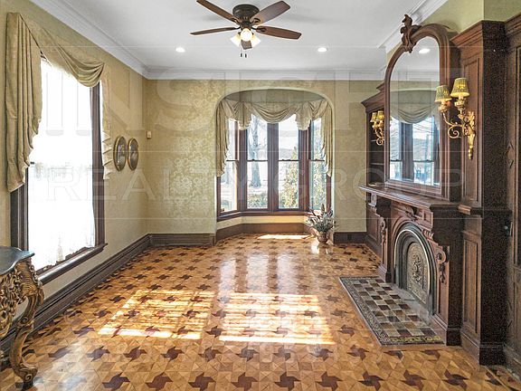 3rd image of 61 Pond St #1