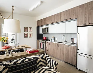 Rented by The Marketing Directors (Arias)